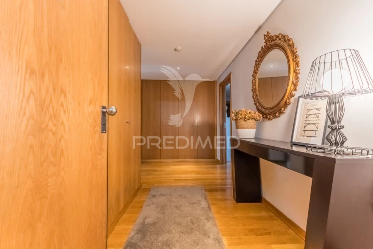 Apartamento T4 para Venda em Cidade da Maia Foto 5