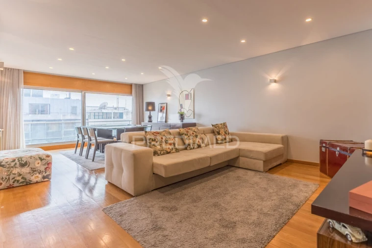 Apartamento T4 para Venda em Cidade da Maia Foto 6