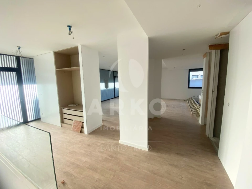 Apartamento T4 para Venda em Rebordões Foto 10