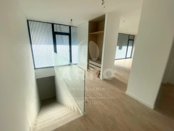 Apartamento T4 para Venda em Rebordões
