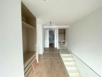 Apartamento T4 para Venda em Rebordões