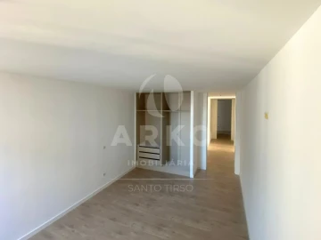 Apartamento T4 para Venda em Rebordões