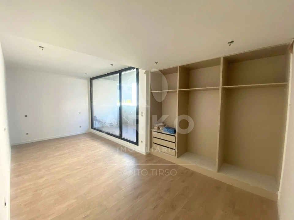 Apartamento T4 para Venda em Rebordões Foto 6