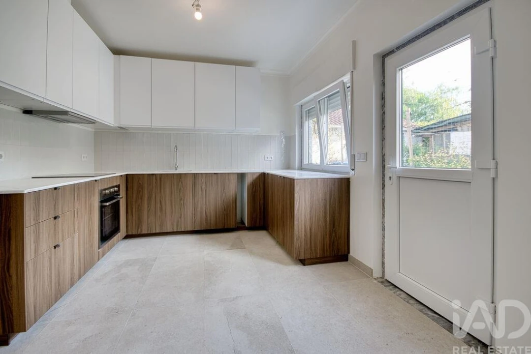 Moradia T3 para Venda em Vale de Santarem Foto 3