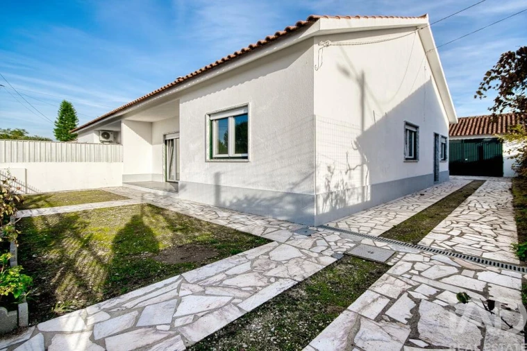 Moradia T3 para Venda em Vale de Santarem Foto 23