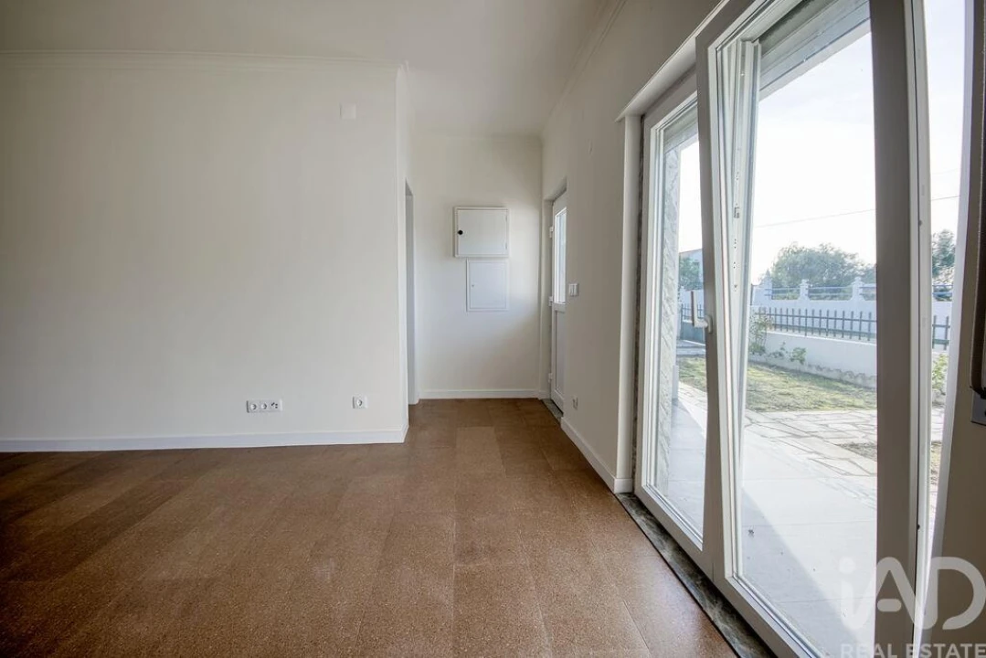 Moradia T3 para Venda em Vale de Santarem Foto 16