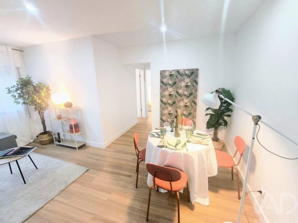 Apartamento T2 para Venda em Olivais Foto 9