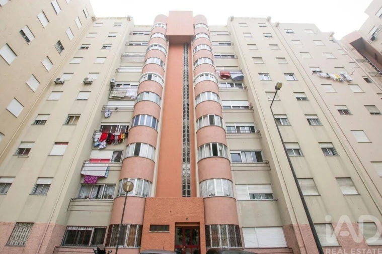 Apartamento T2 para Venda em Olivais Foto 24