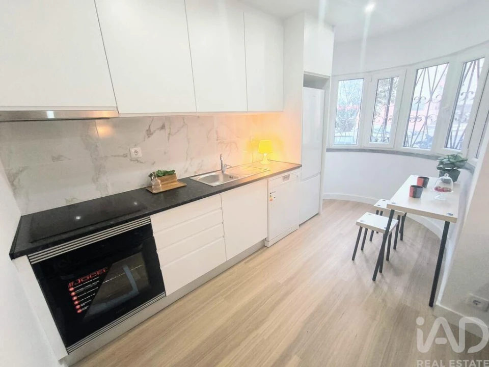 Apartamento T2 para Venda em Olivais Foto 4