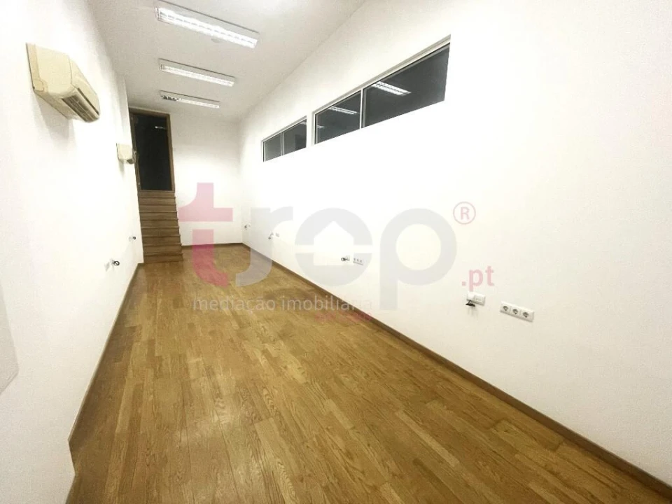 Armazém para Venda em Chorente, Góios, Courel, Pedra Furada e Gueral Foto 7