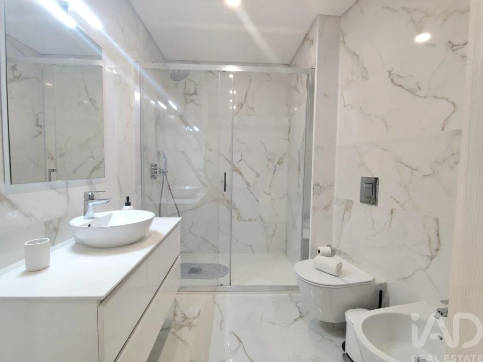 Apartamento T2 para Venda em Nazare Foto 9