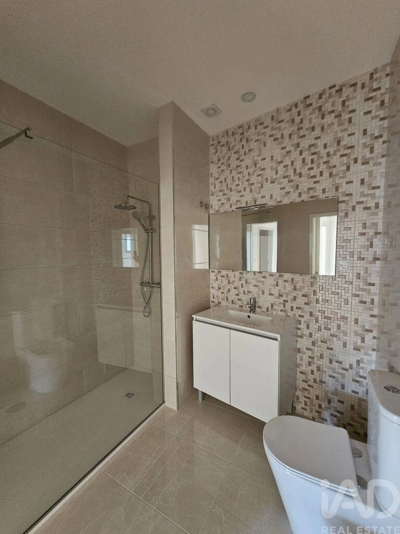 Apartamento T3 para Venda em Oliveira do Douro Foto 20