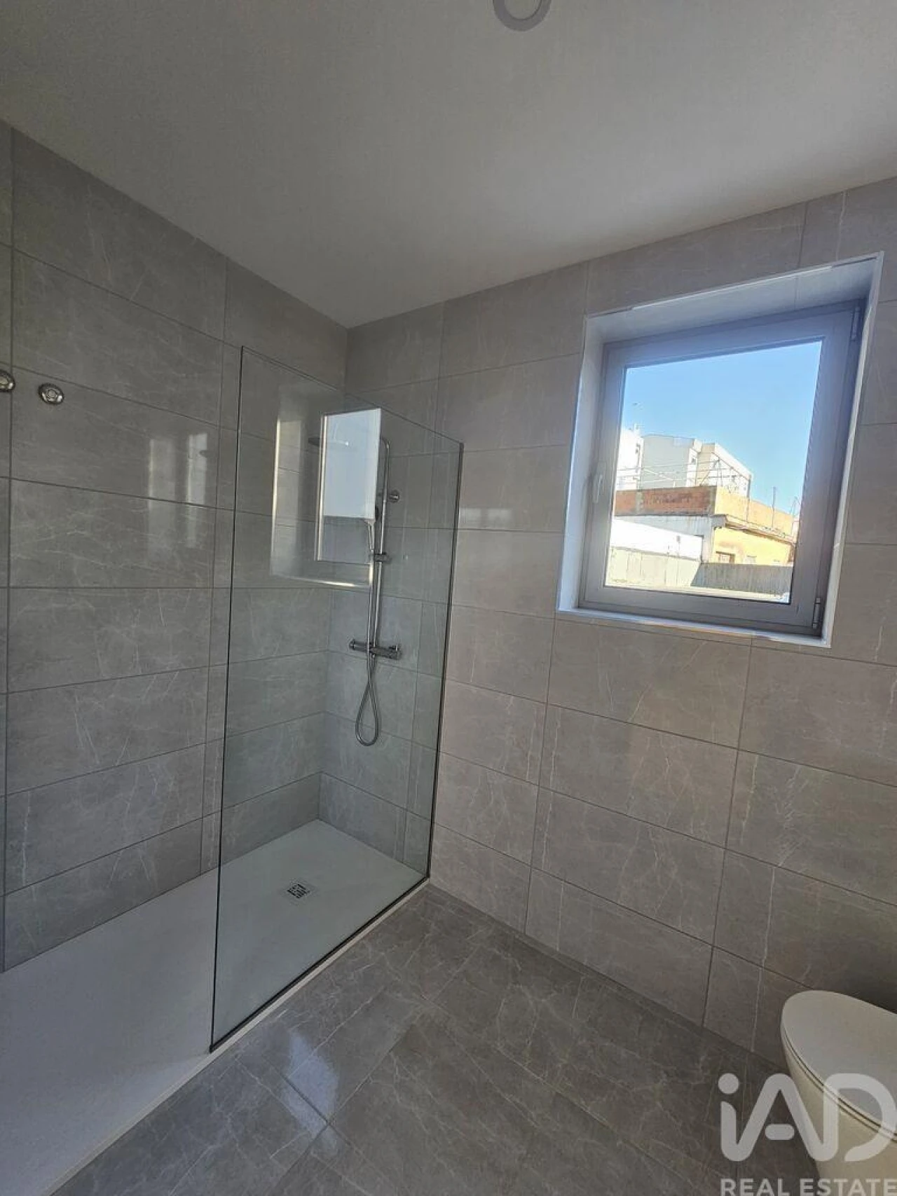 Apartamento T3 para Venda em Oliveira do Douro Foto 19