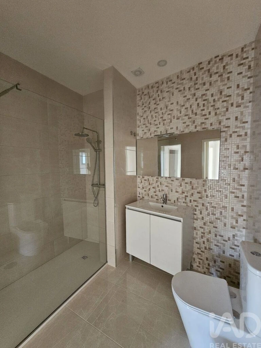 Apartamento T3 para Venda em Oliveira do Douro Foto 20