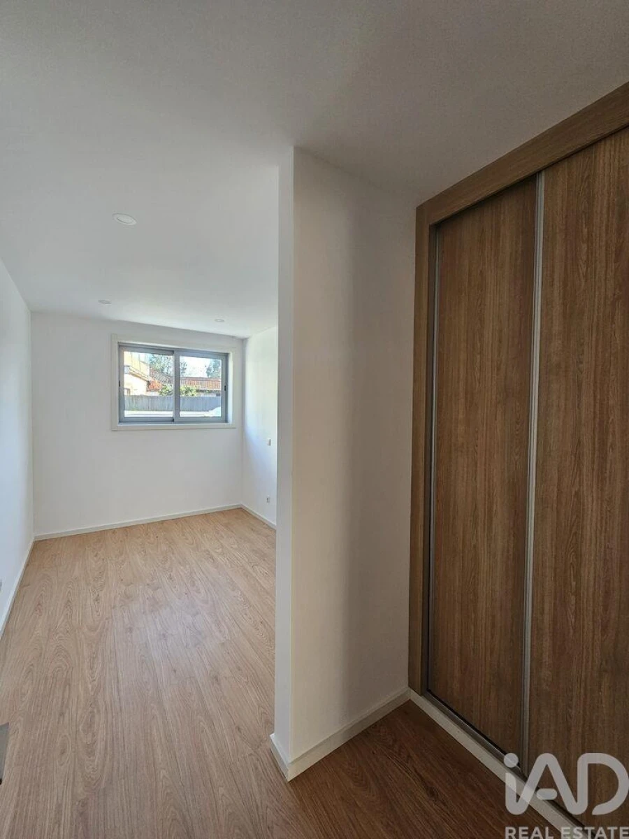 Apartamento T3 para Venda em Oliveira do Douro Foto 16