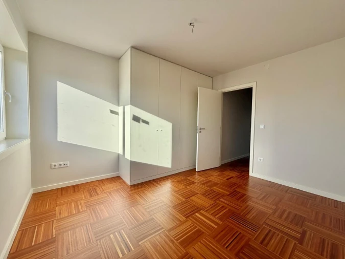 Apartamento T3 para Venda em Mafamude e Vilar do Paraíso Foto 8