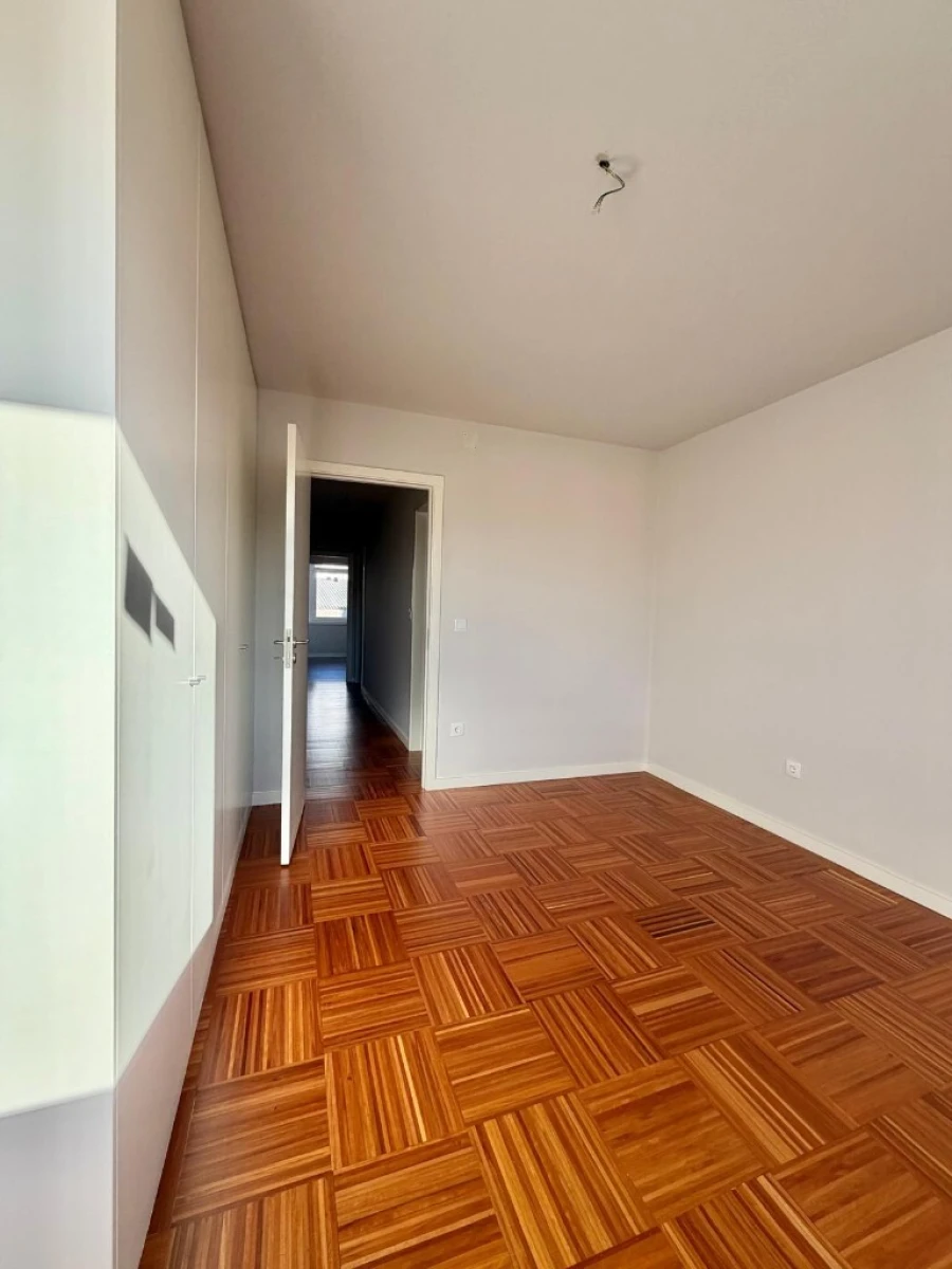 Apartamento T3 para Venda em Mafamude e Vilar do Paraíso Foto 10