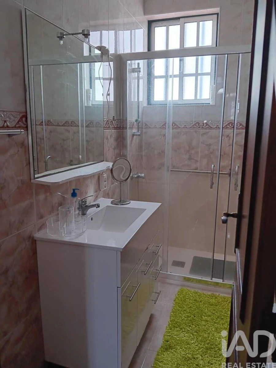 Moradia T3 para Arrendamento em Nazare Foto 15