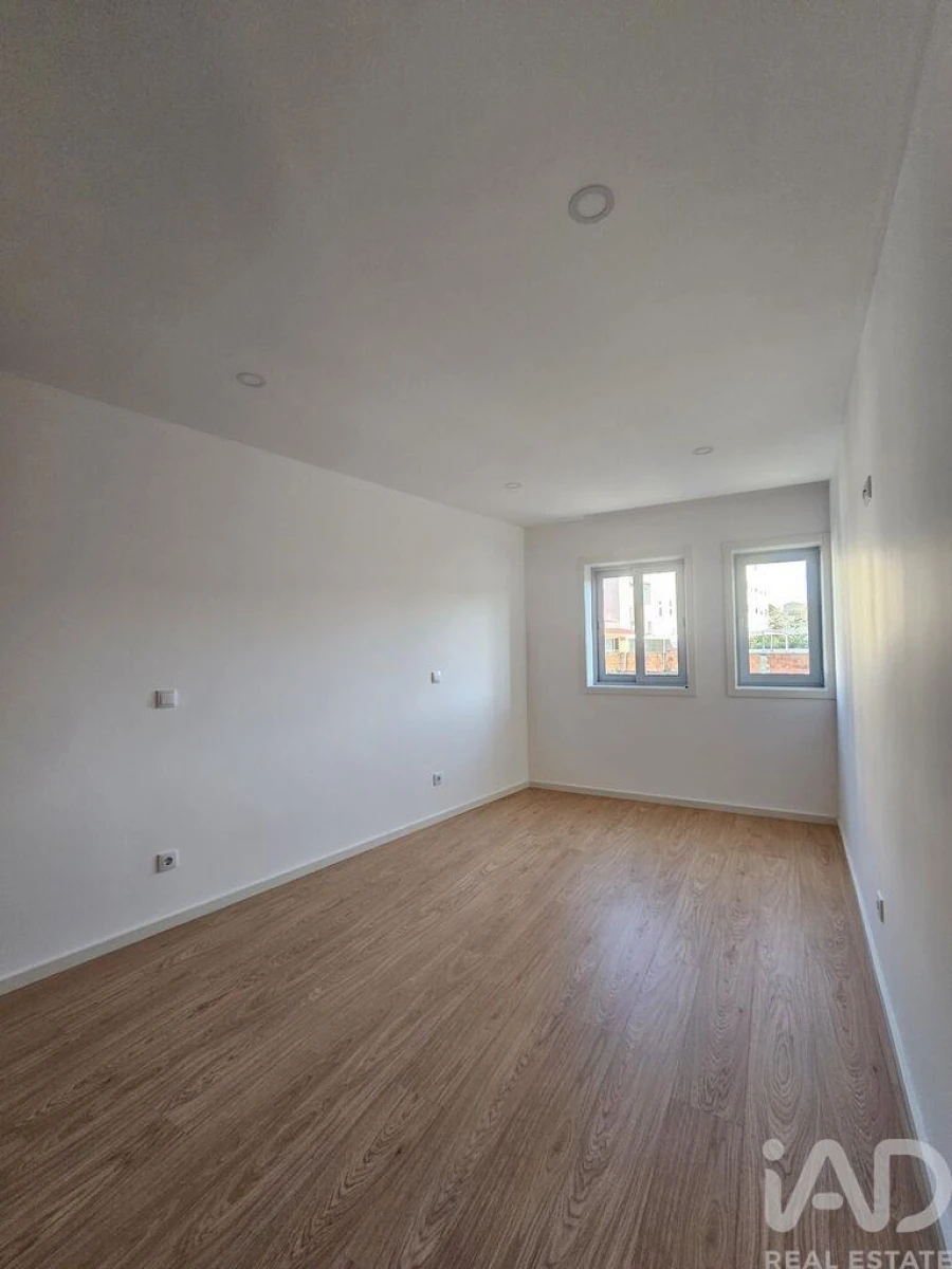 Apartamento T3 para Venda em Oliveira do Douro Foto 14