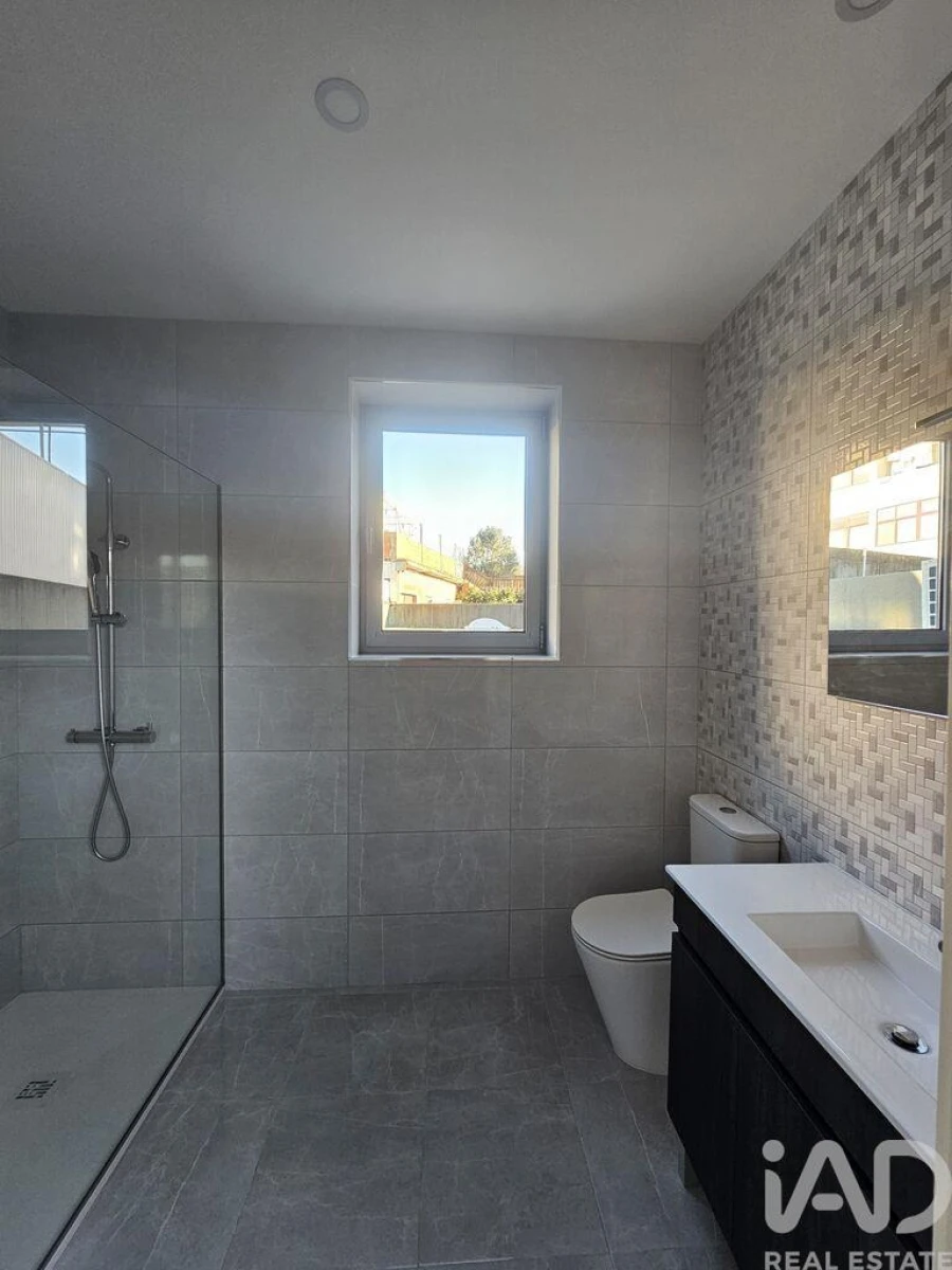 Apartamento T3 para Venda em Oliveira do Douro Foto 20