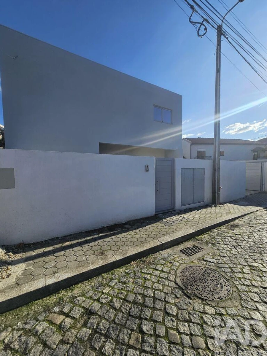 Apartamento T3 para Venda em Oliveira do Douro Foto 7