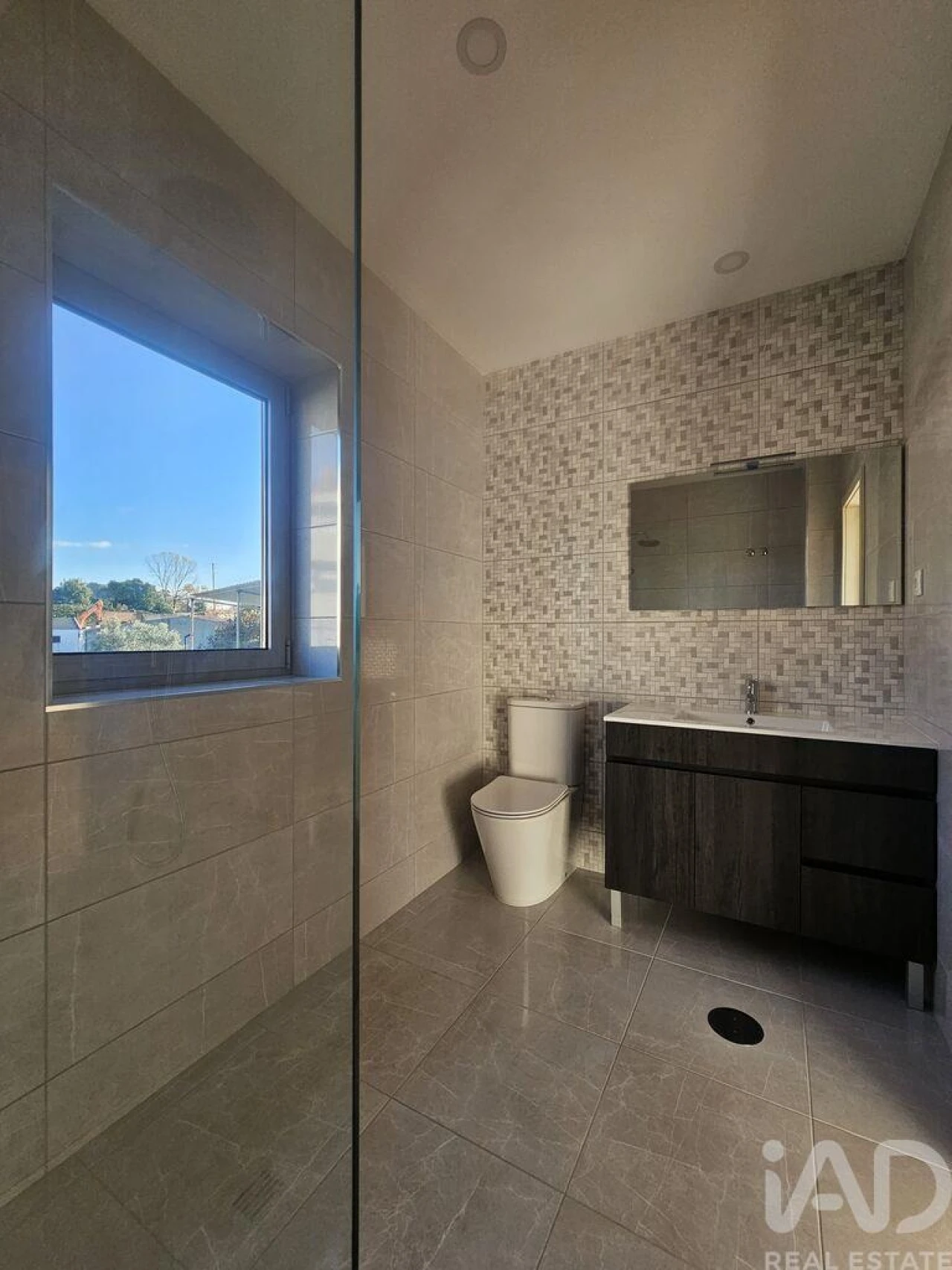 Apartamento T3 para Venda em Oliveira do Douro Foto 16