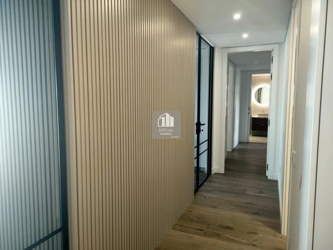 Apartamento T5 para Venda em Laranjeiro e Feijó Foto 12