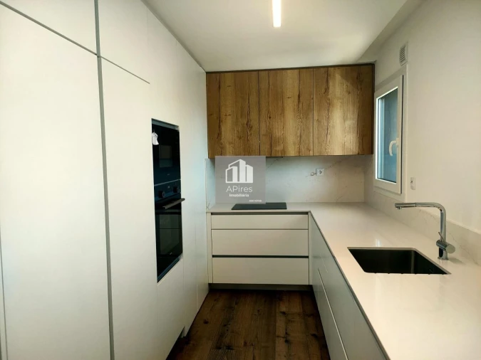 Apartamento T5 para Venda em Laranjeiro e Feijó Foto 23