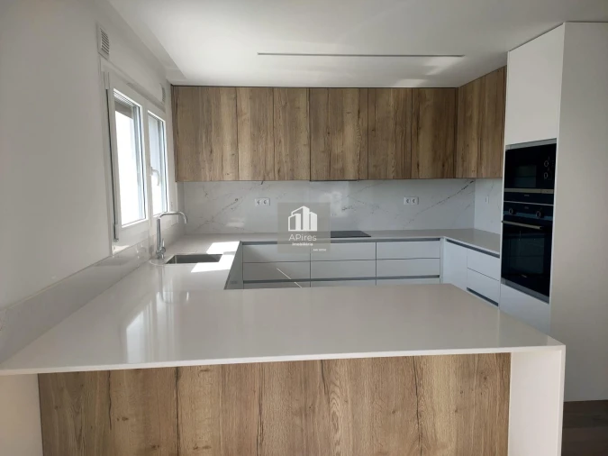 Apartamento T5 para Venda em Laranjeiro e Feijó Foto 10