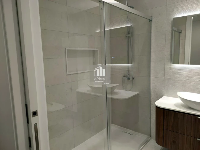 Apartamento T5 para Venda em Laranjeiro e Feijó Foto 28