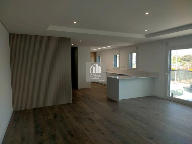 Apartamento T5 para Venda em Laranjeiro e Feijó Foto 27