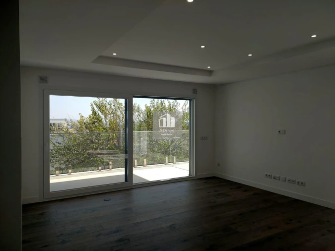 Apartamento T5 para Venda em Laranjeiro e Feijó Foto 17