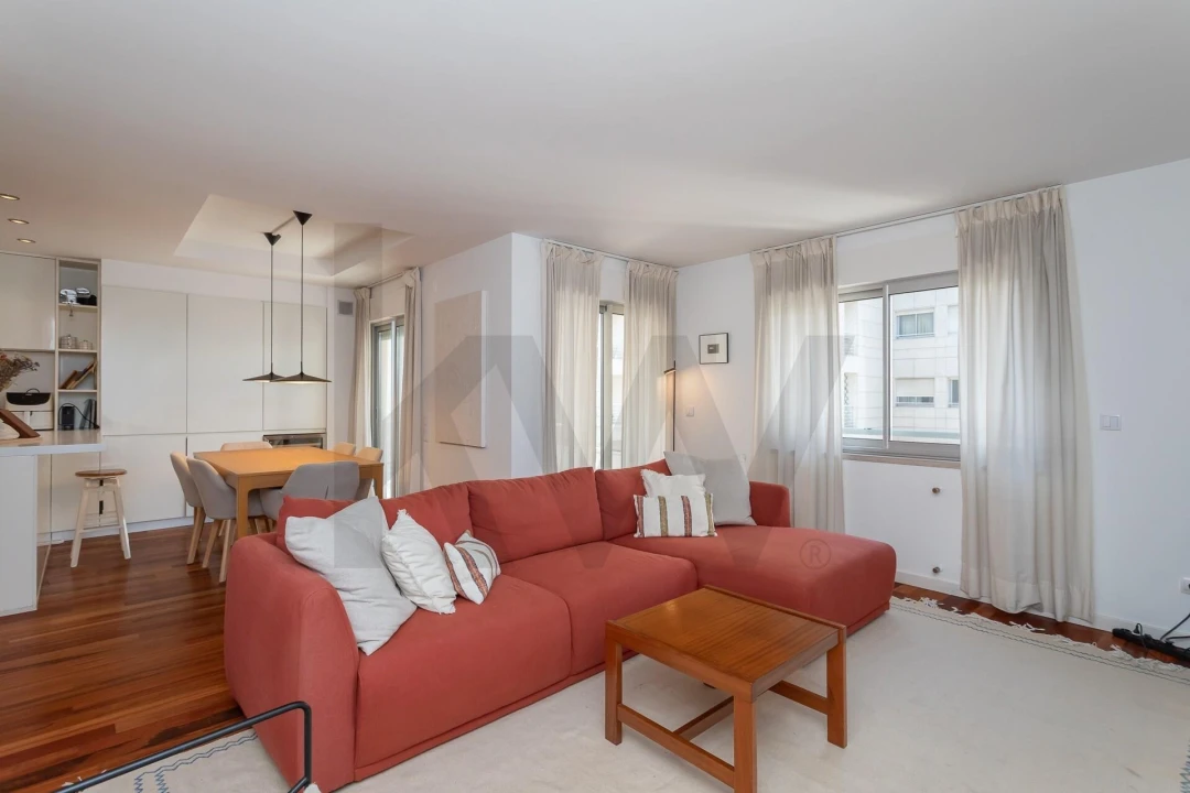 Apartamento T2 para Arrendamento em Alvalade Foto 13