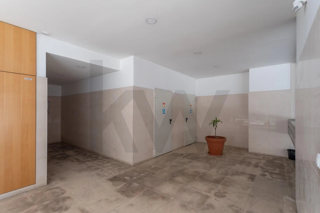 Apartamento T2 para Arrendamento em Alvalade Foto 41