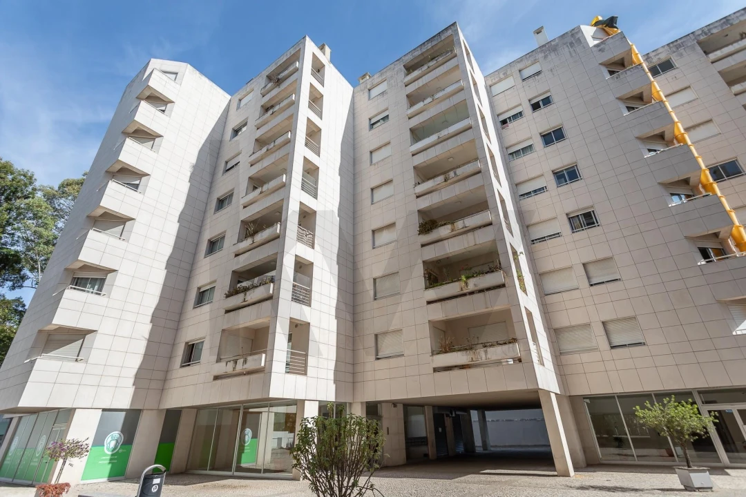 Apartamento T2 para Arrendamento em Alvalade Foto 44