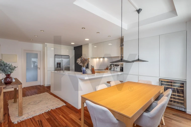 Apartamento T2 para Arrendamento em Alvalade Foto 6