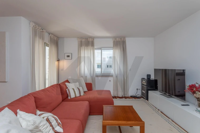 Apartamento T2 para Arrendamento em Alvalade Foto 15