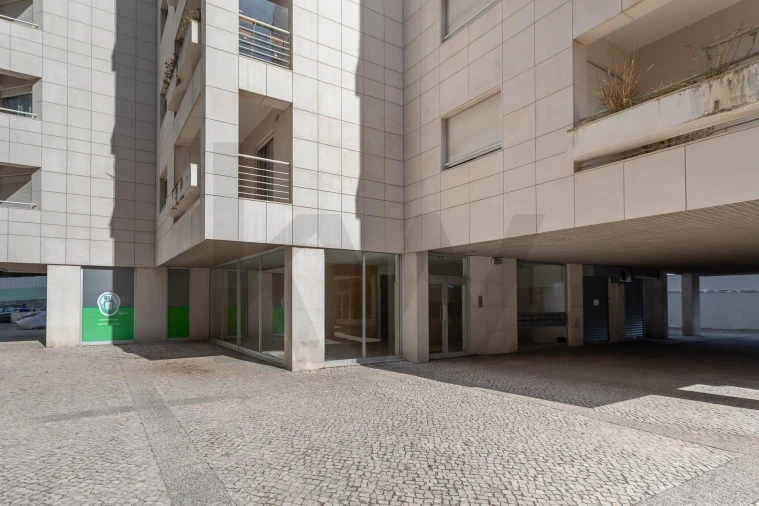 Apartamento T2 para Arrendamento em Alvalade Foto 43