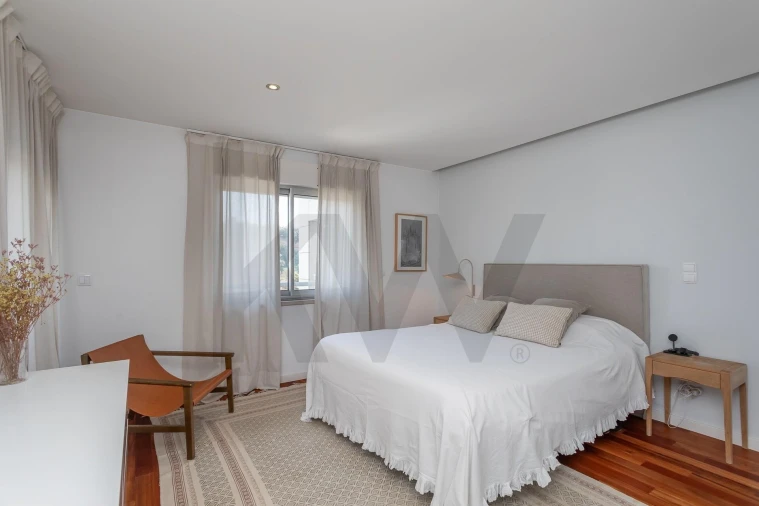 Apartamento T2 para Arrendamento em Alvalade Foto 26