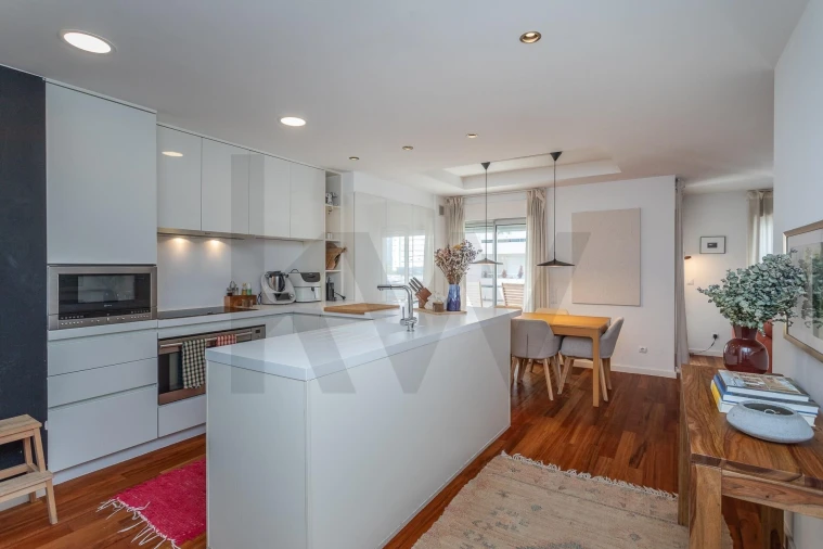 Apartamento T2 para Arrendamento em Alvalade Foto 2