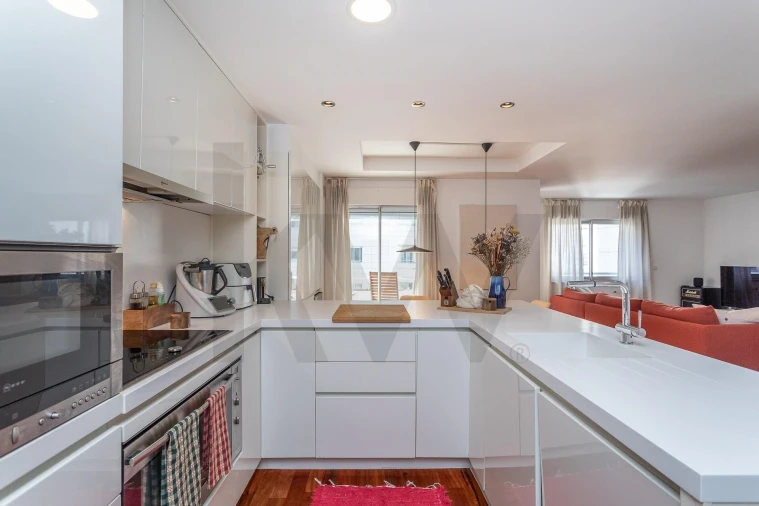 Apartamento T2 para Arrendamento em Alvalade Foto 3