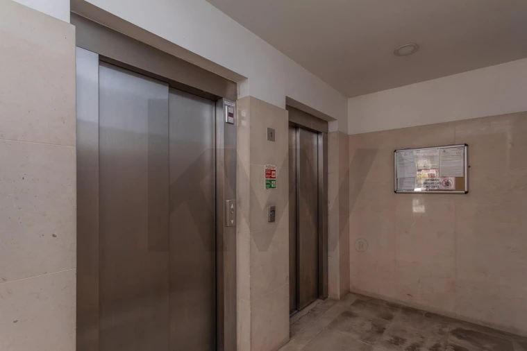 Apartamento T2 para Arrendamento em Alvalade Foto 40