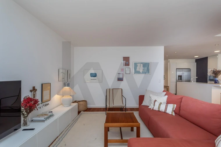 Apartamento T2 para Arrendamento em Alvalade Foto 11