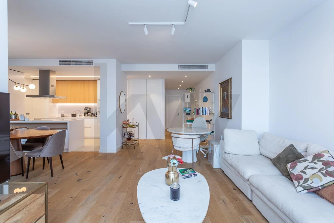 Apartamento T2 para Venda em Campolide Foto 2