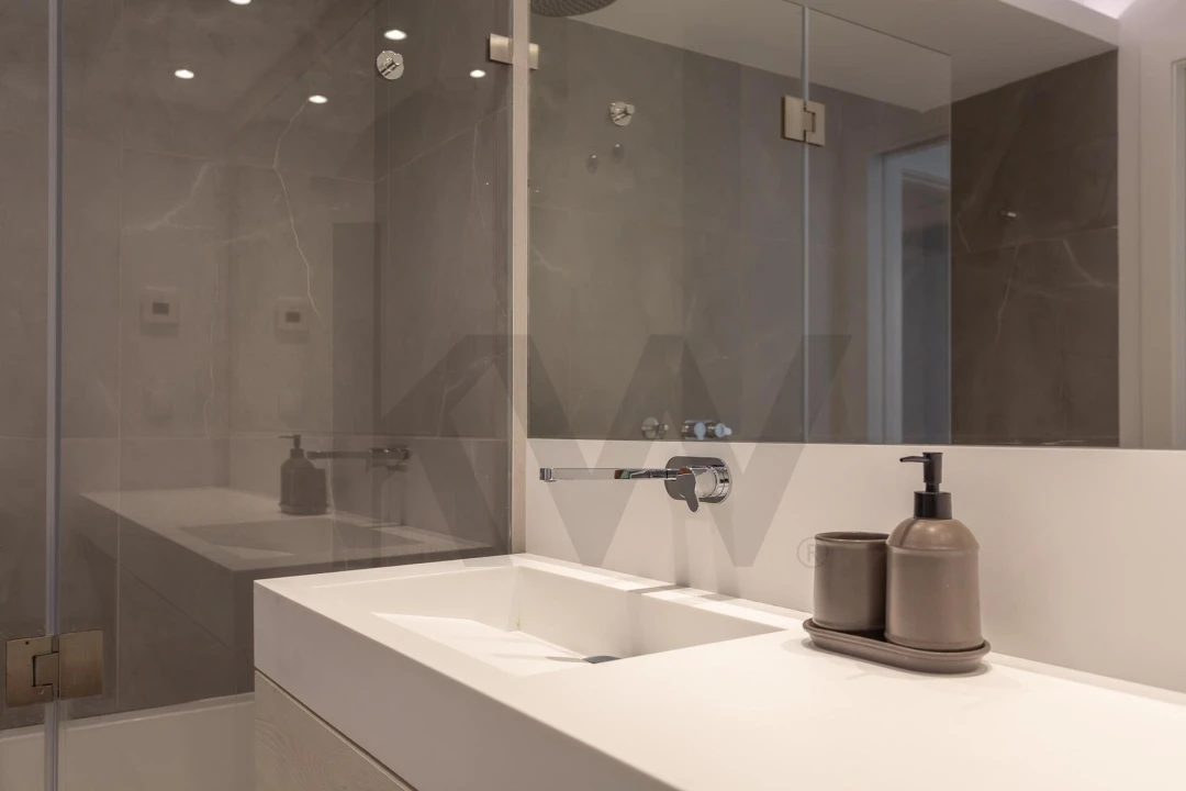 Apartamento T2 para Venda em Campolide Foto 31