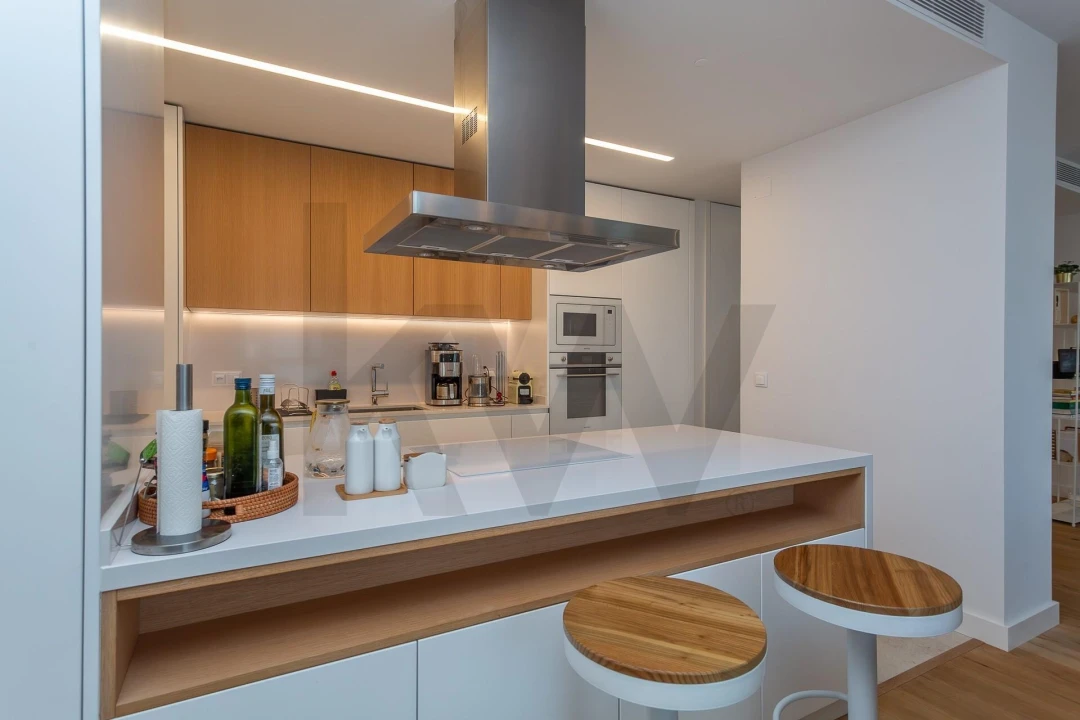 Apartamento T2 para Venda em Campolide Foto 9