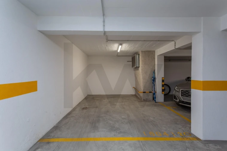 Apartamento T2 para Venda em Campolide Foto 32