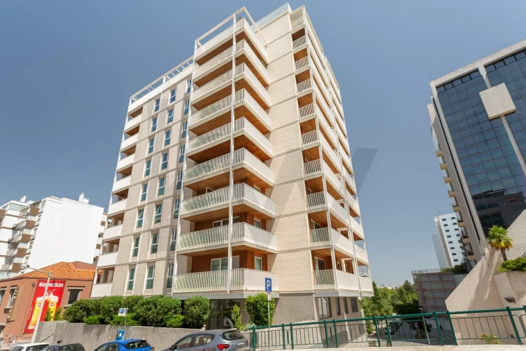 Apartamento T2 para Venda em Campolide Foto 39