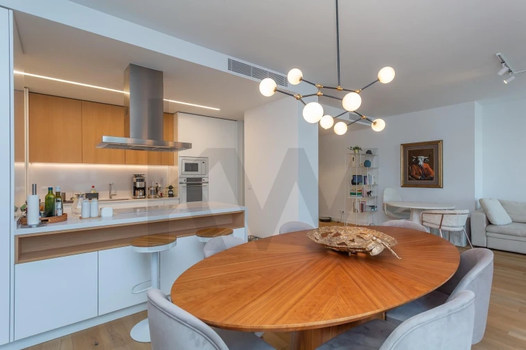 Apartamento T2 para Venda em Campolide Foto 8