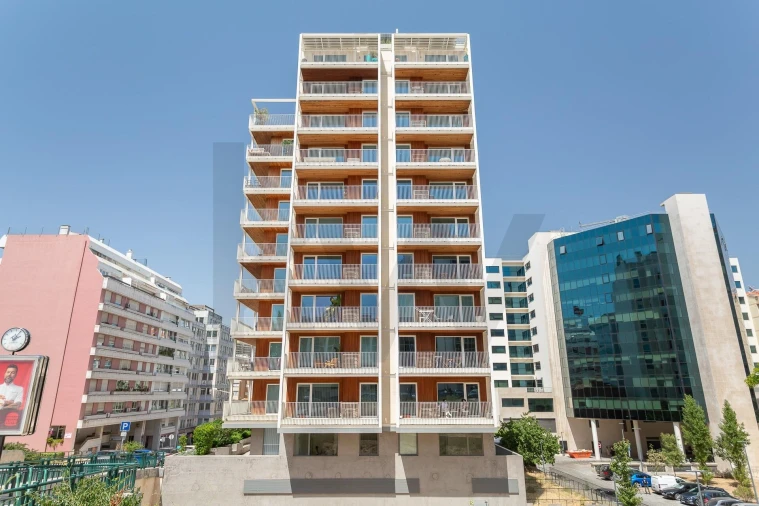 Apartamento T2 para Venda em Campolide Foto 40